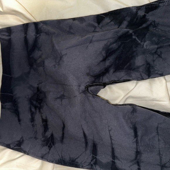Lululemon Flow and Go Tight Leggings - Picture 8 of 8